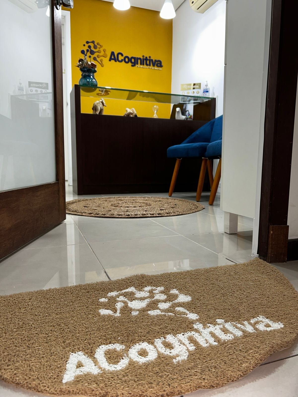 Entrada do consultório Sala 107 da ACognitiva